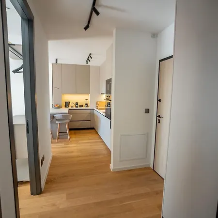 Noovi - With Private Parking Apartmán *