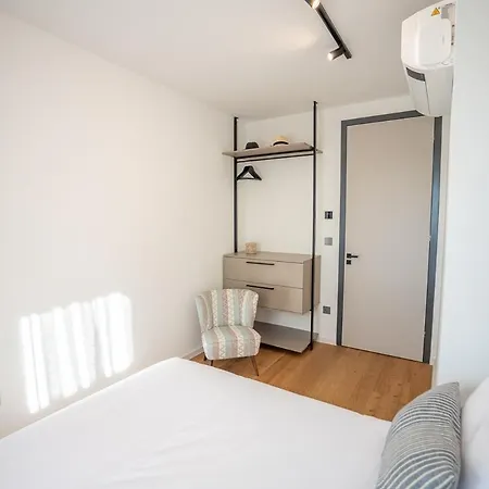 Noovi - With Private Parking Appartement Pula