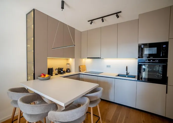 Noovi - With Private Parking Daire Pula