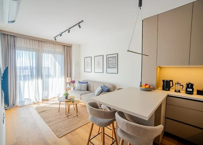 Noovi - With Private Parking Daire