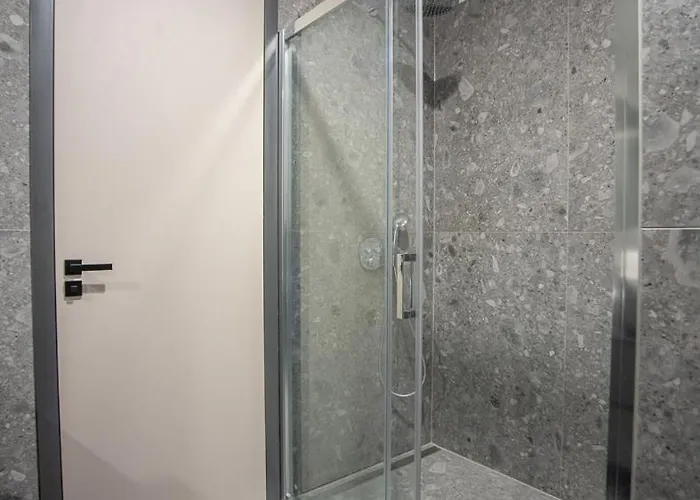 Noovi - With Private Parking Daire