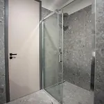 Noovi - With Private Parking Apartment